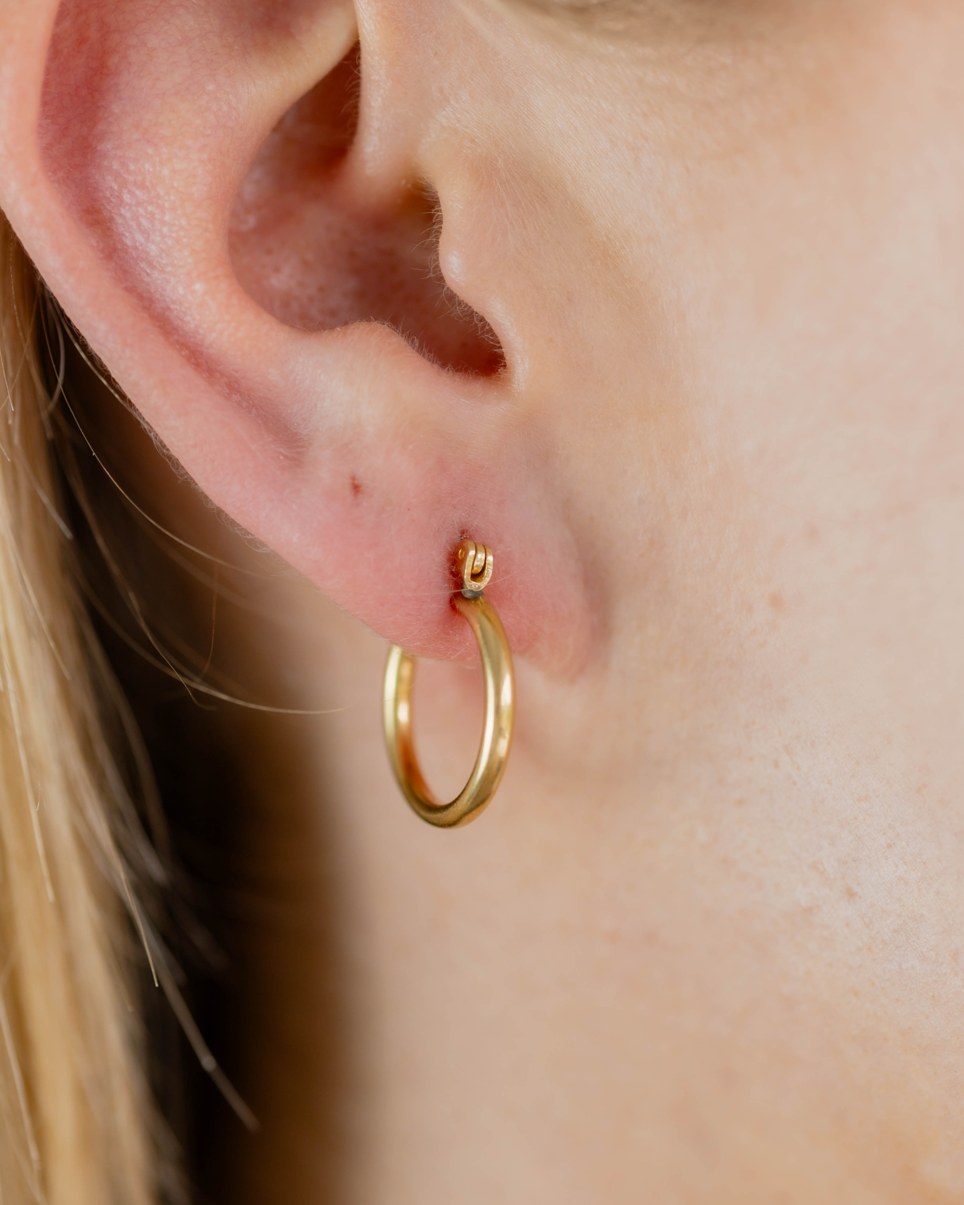 Classic Gold Huggies