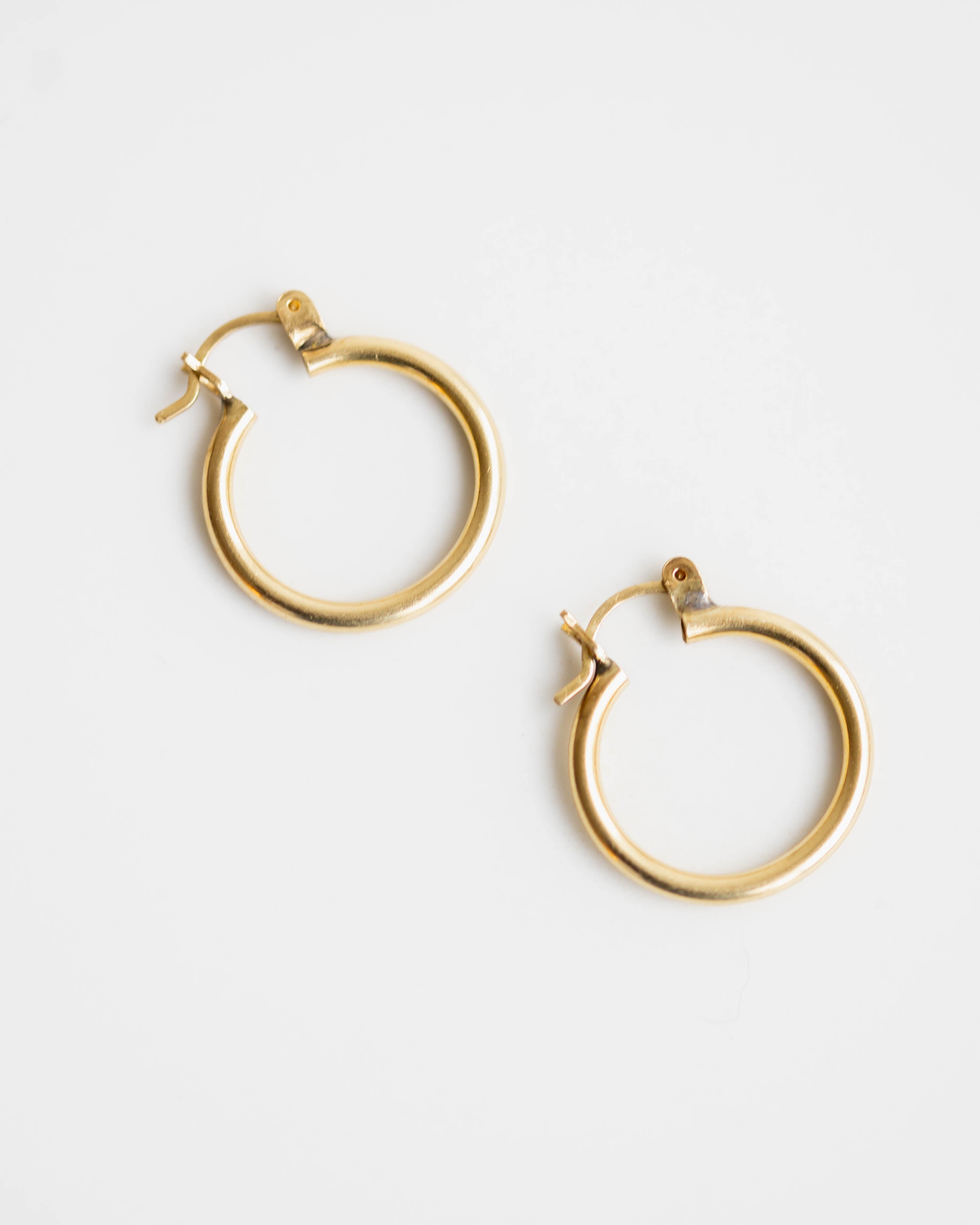 Classic Gold Huggies